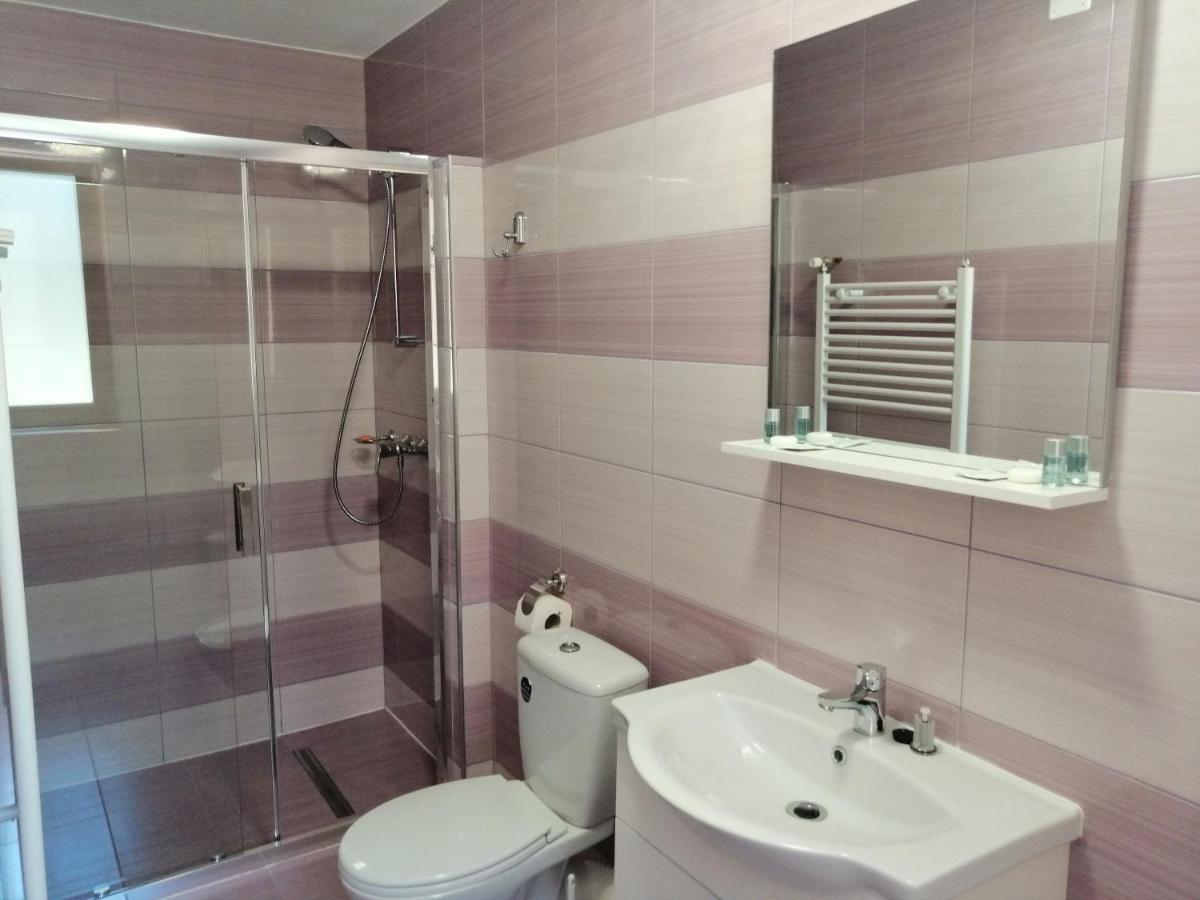 Casa Gabi'S Hotell Orşova Exteriör bild