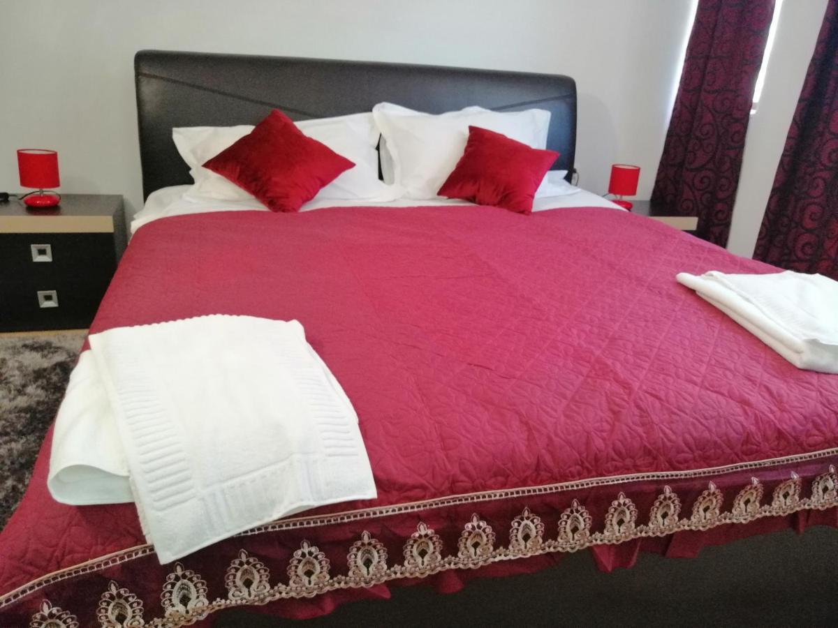 Casa Gabi'S Hotell Orşova Exteriör bild