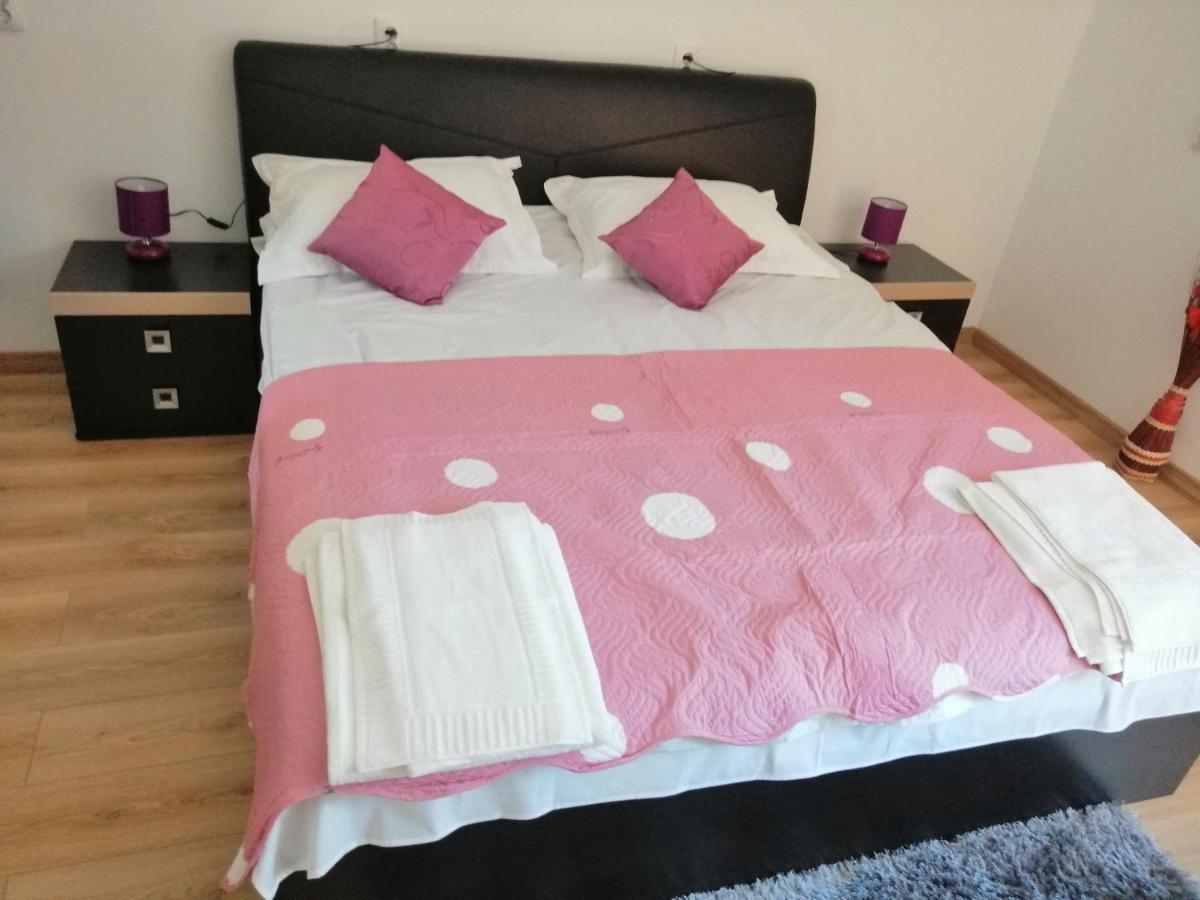 Casa Gabi'S Hotell Orşova Exteriör bild
