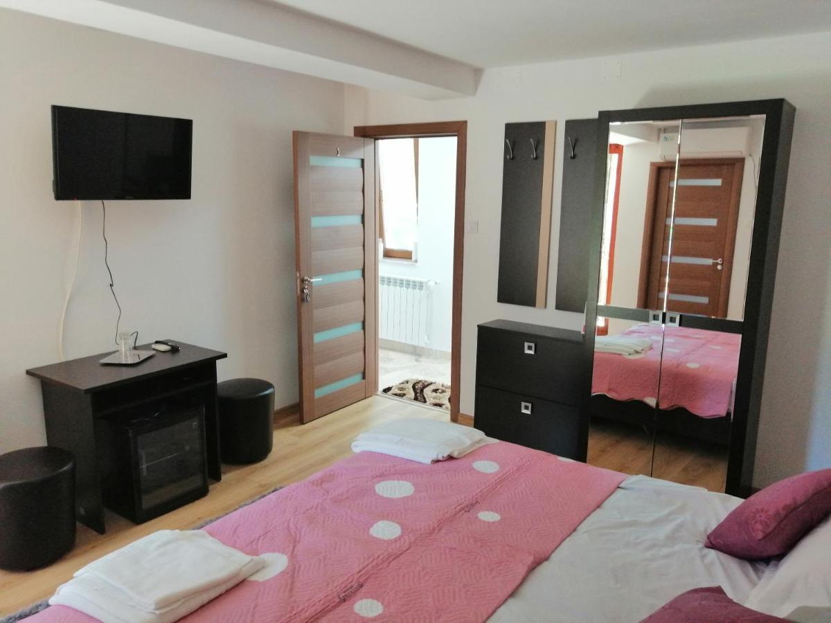 Casa Gabi'S Hotell Orşova Exteriör bild